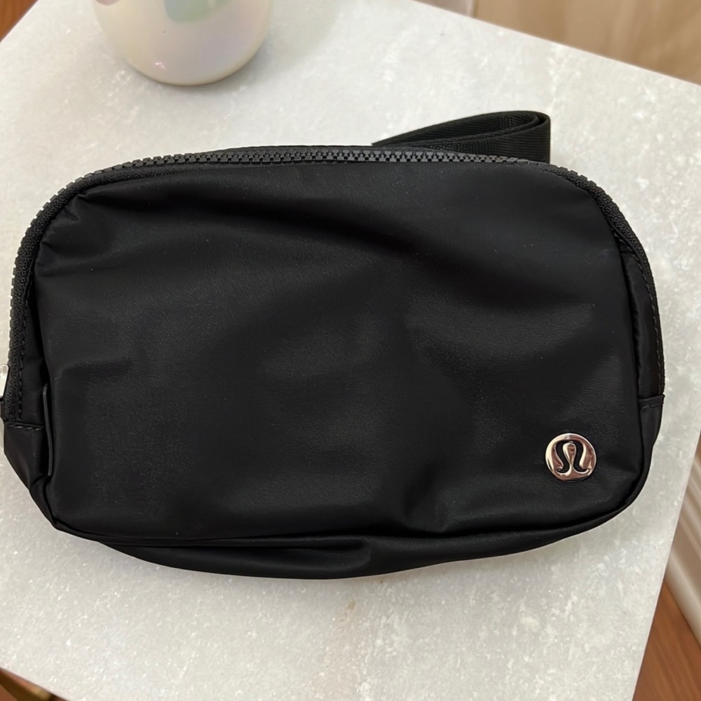 Black Lululemon Belt Bag